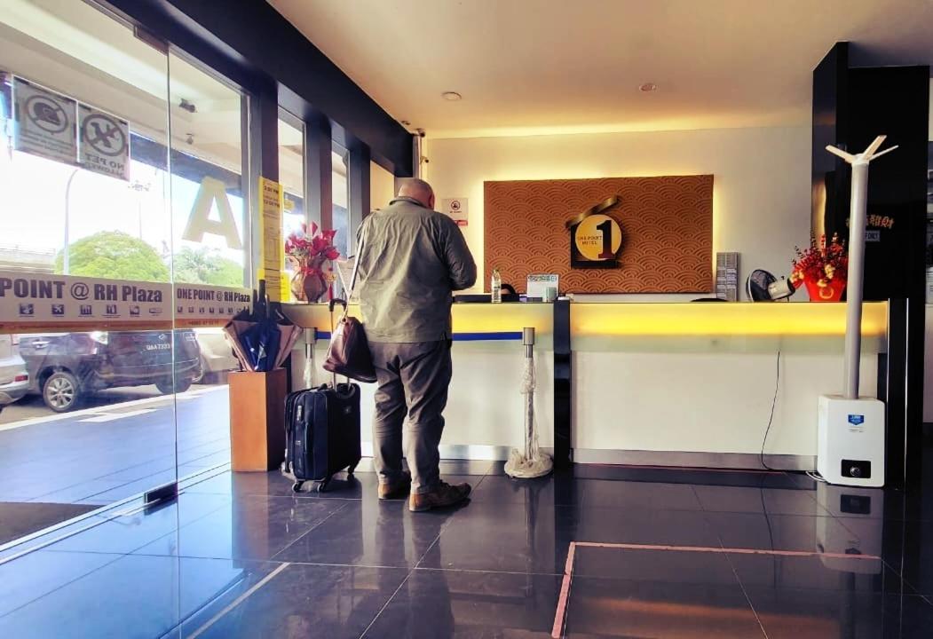 One Point Hotel Kuching Ngoại thất bức ảnh