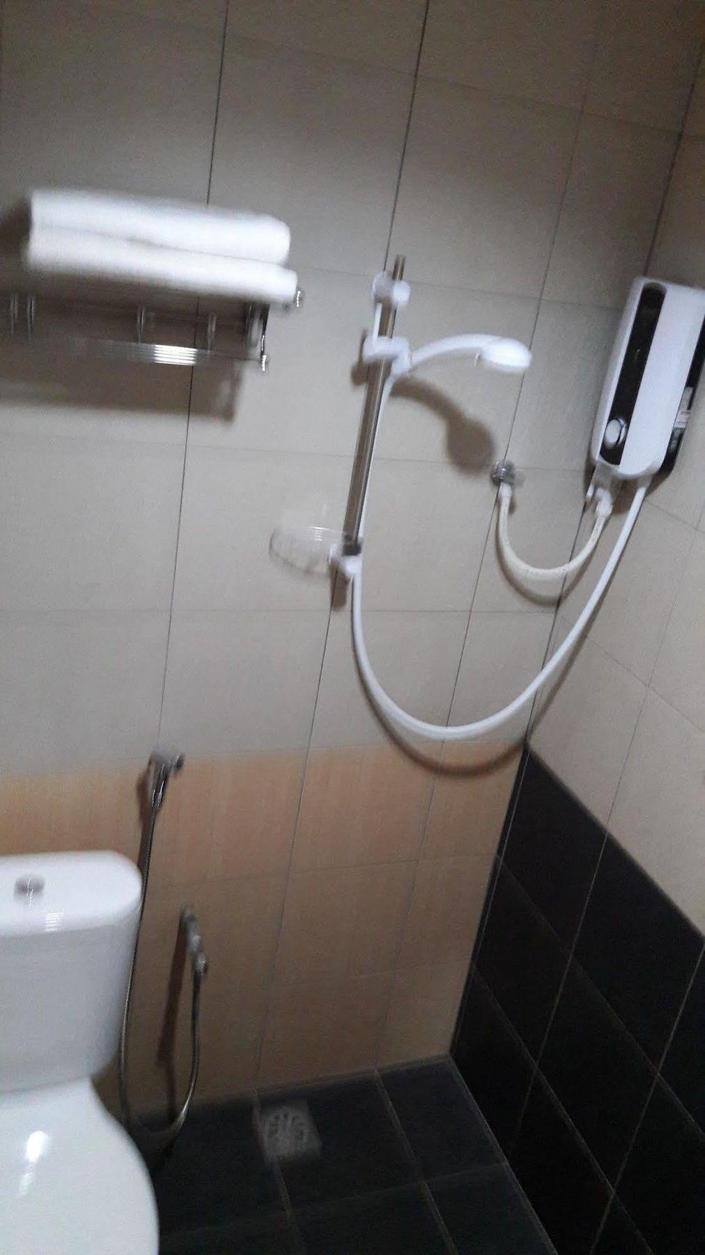 One Point Hotel Kuching Ngoại thất bức ảnh