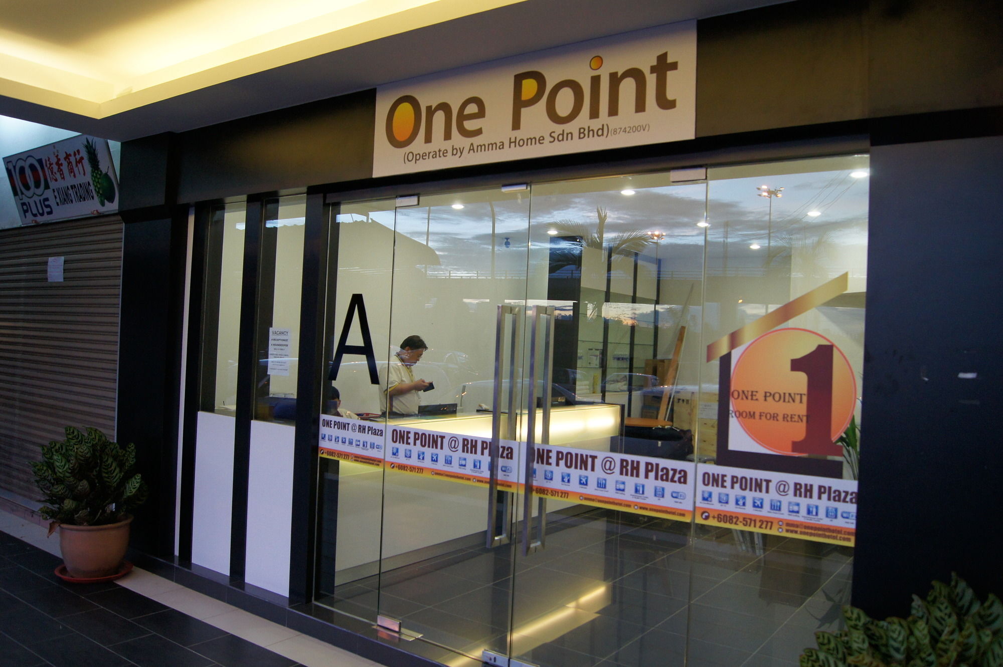 One Point Hotel Kuching Ngoại thất bức ảnh